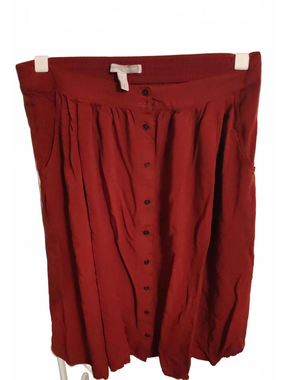 Forever 21 skirt - knee length - L - red button front - EUC